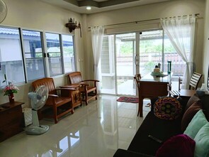บ้านเดี่ยว ขาย ใกล้สนามบินเพียง15-20นาที ถูกกว่าโครงการใกล้เคียง ใกล้เมืองเชียงใหม่ บ้านใหม่สร้างเสร็จพร้อมอยู่สารภี ใกล้เมืองเชียงใหม่