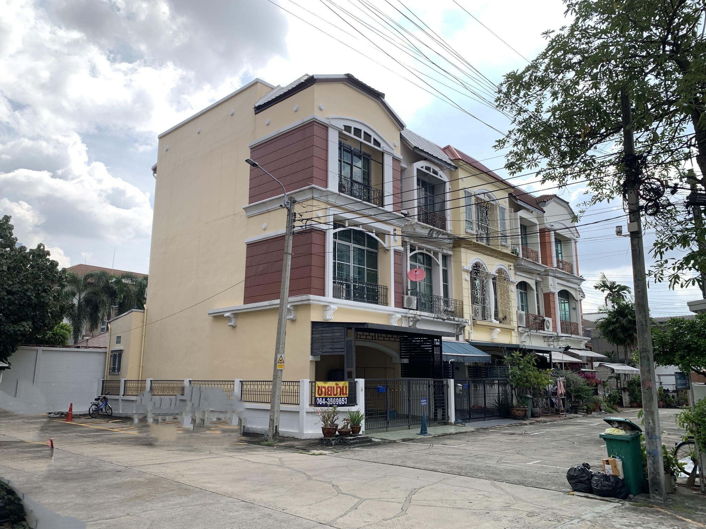 ขาย ทาวน์โฮม เชื่อมต่อใจกลางเมืองได้ง่าย ใจกลางลาดพร้าว–รัชดา ขายทาวน์โฮม3ชั้นลาดพร้าว ทาวน์โฮมคุณภาพ ย่านลาดพร้าว–รัชดาภิเษก–วิภาวดี